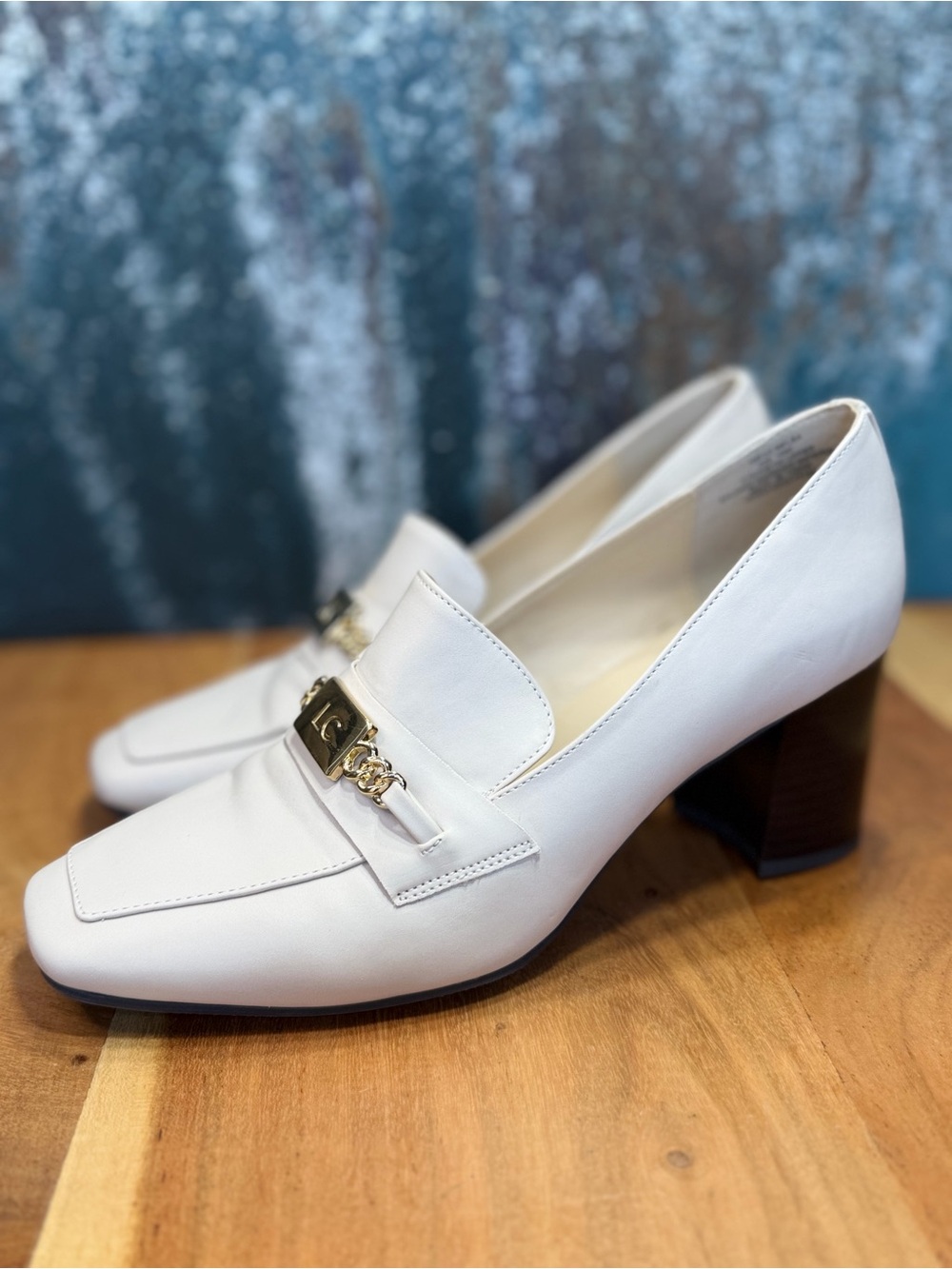 Liz Claiborne Classic 2010's Off White Chain Loafer Heels 10M (GUC)